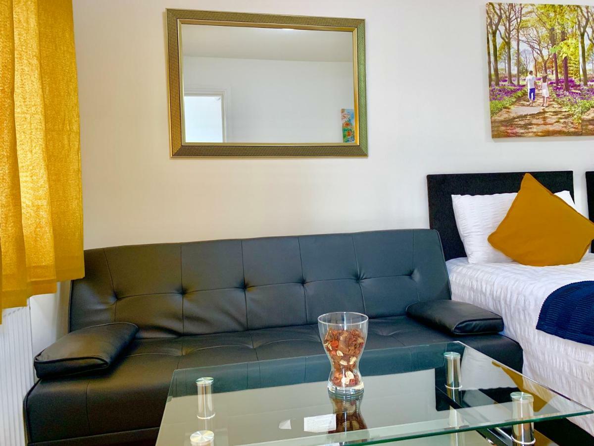 London Studio Apartments, Private Bathrooms And Parking Ilford Exterior foto
